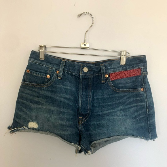 Levi’s denim cut offs with fabric embellishments - Picture 2 of 5